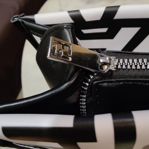 Fendi Roma Casual Style A4 2WAY Leather Logo Tote with Barcode - Picture 7 of 11